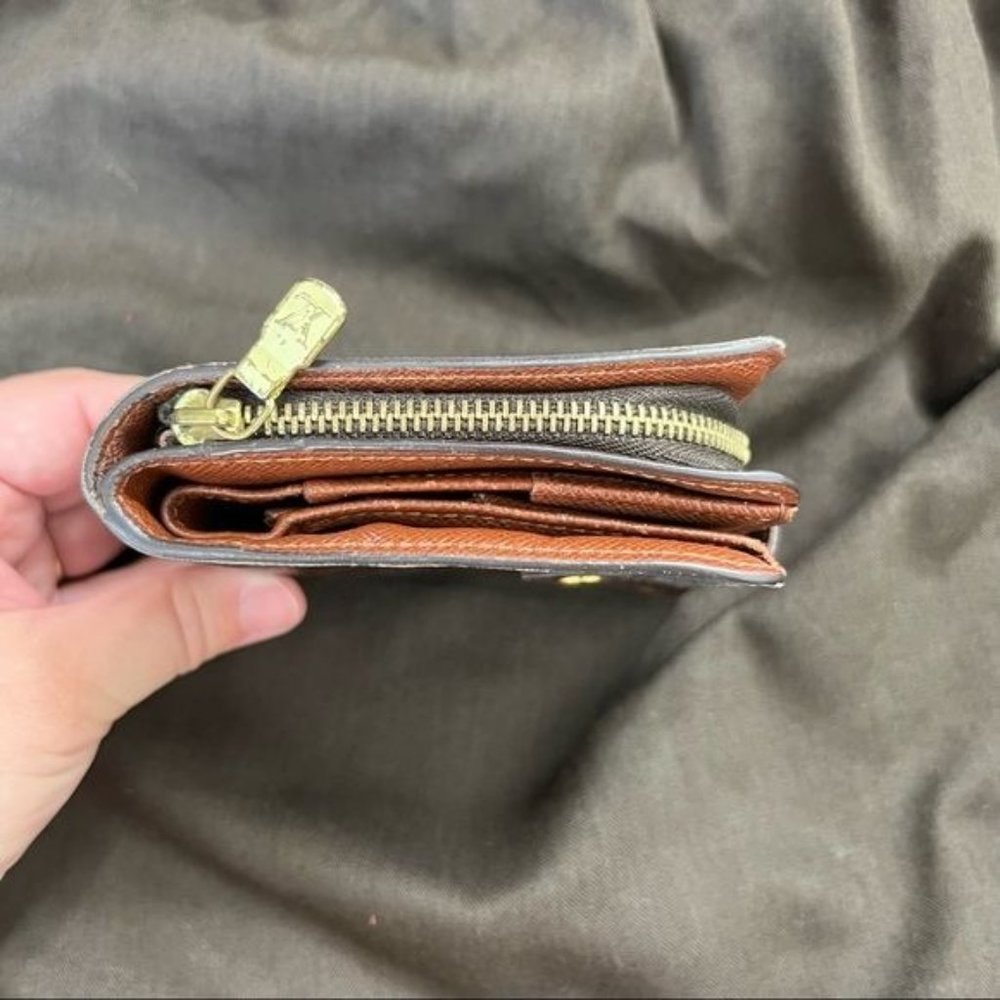 LV Louis Vuitton Bi Fold Monogram Compact Snap Wallet Unisex - Picture 10 of 14